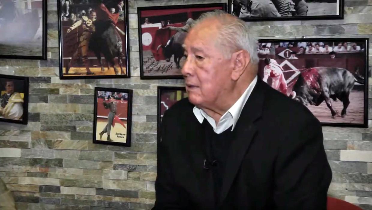 CHARLANDO CON LOS GRANDES / RAÚL GARCÍA